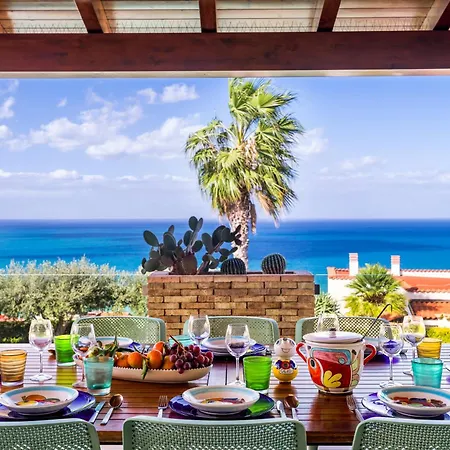 Vista Mare E Piscina Privata Ad Villa